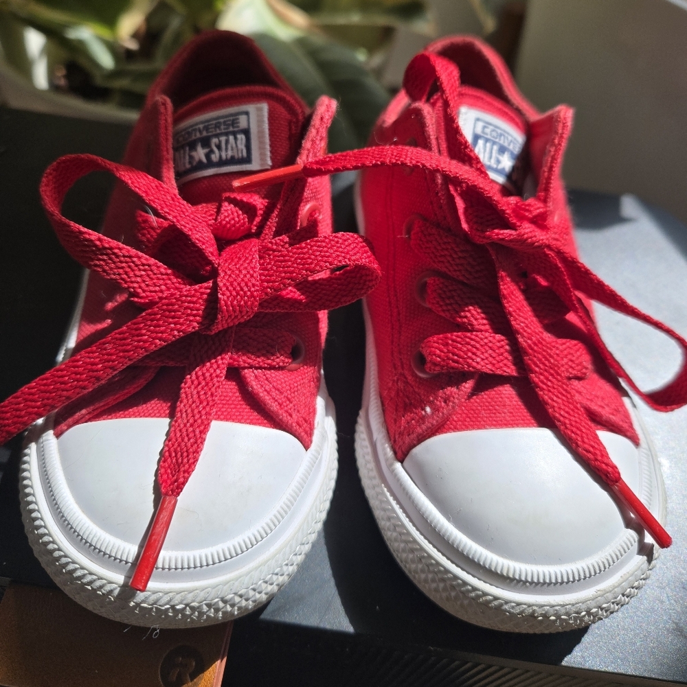 Converse Baby Size 6 Red Low Top Canvas Sneakers